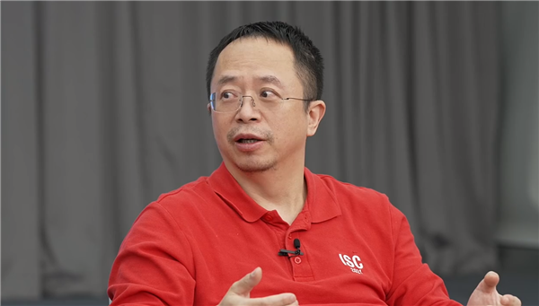 網上投注：周鴻禕：賣邁巴赫換國産車 不是爲了給哪吒擡轎子