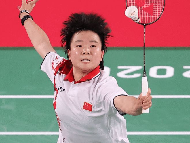 {Online Casino}(打羽毛球眼球被击伤)